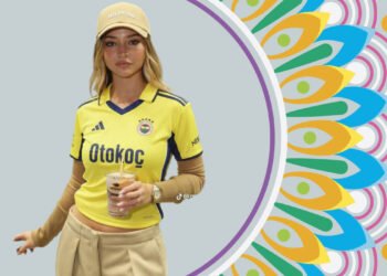 Madelyn Cline Height